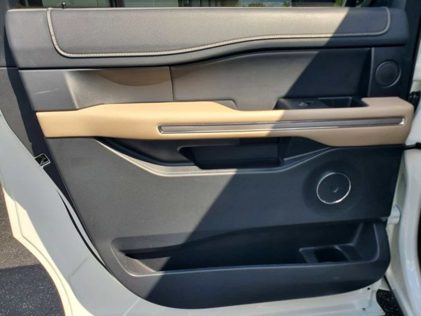 Certified 2023 Ford Expedition Max Limited image 32