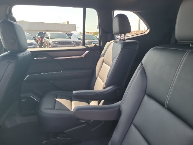 Used 2026 GMC Acadia Elevation w/ Elevation Premium Package FWD image 24