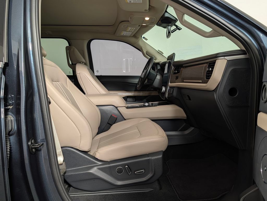 Certified 2024 Ford Expedition Limited RWD image 11