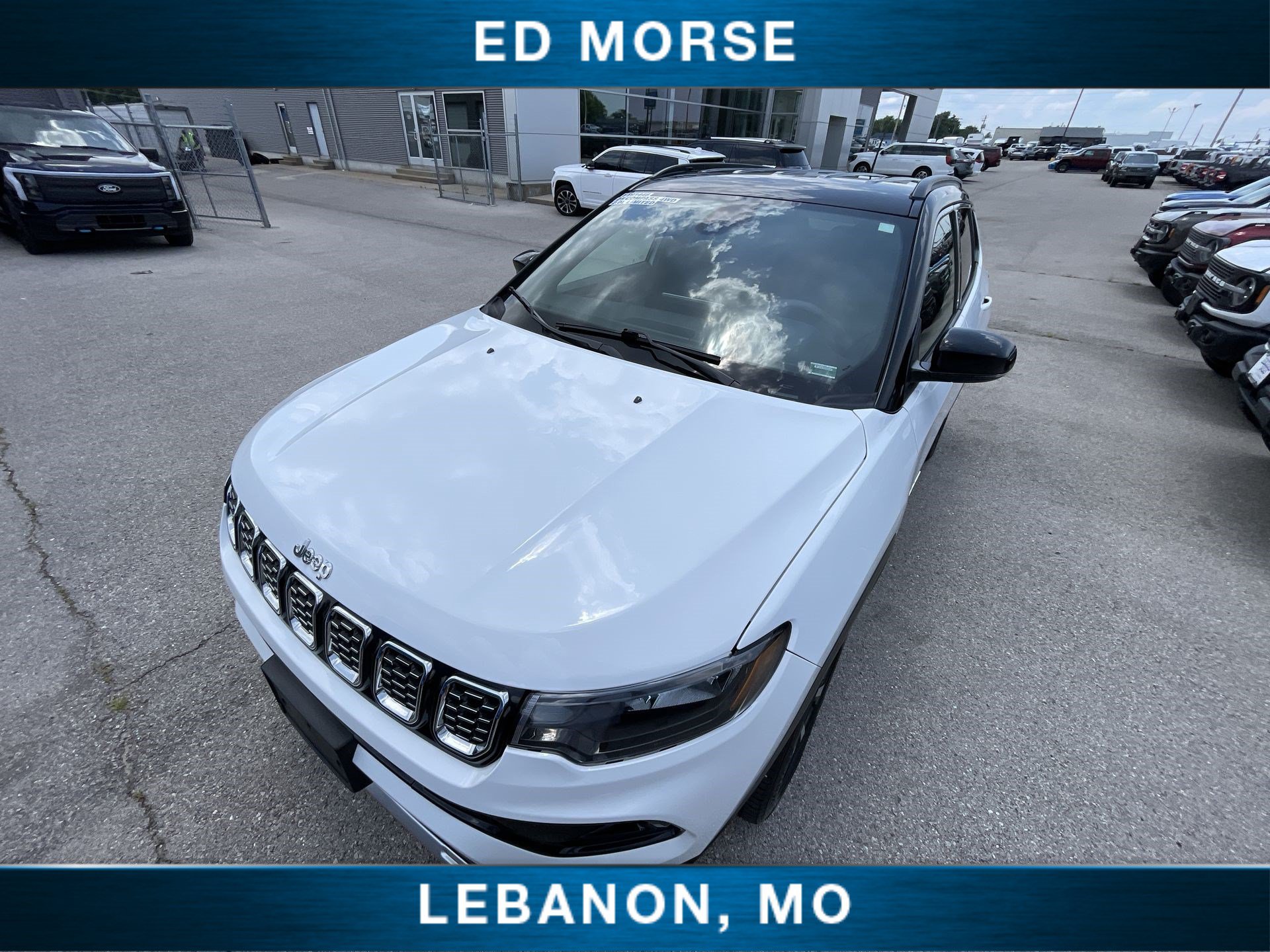 Used 2025 Jeep Compass Limited AWD/4WD image 19