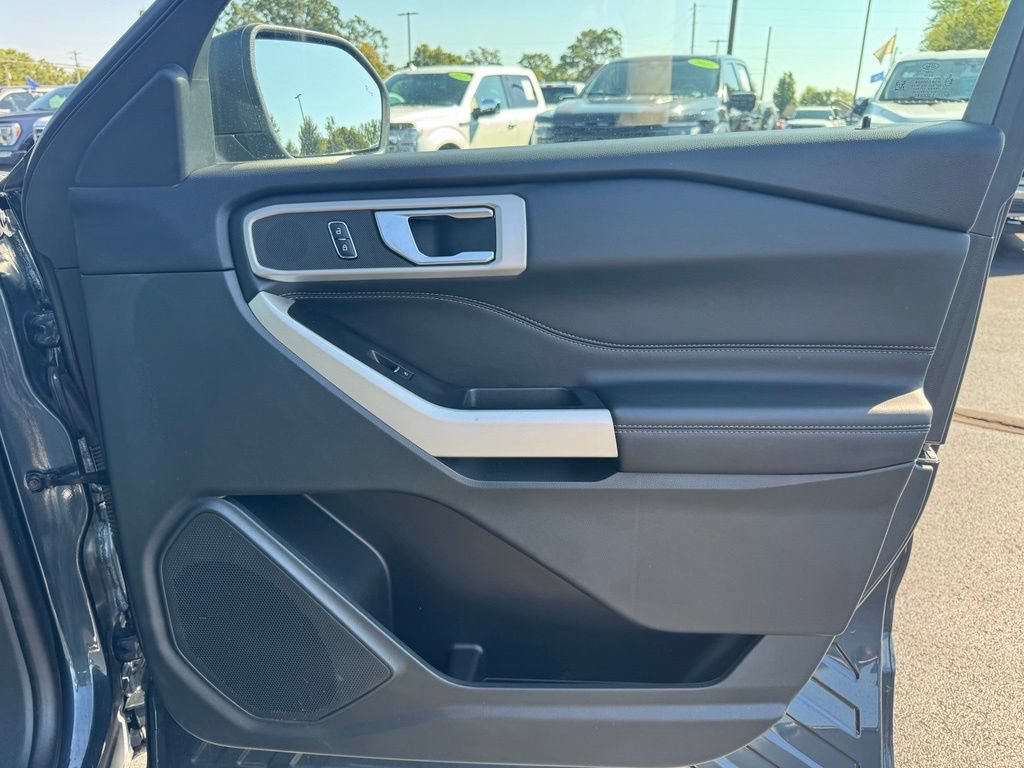 Certified 2024 Ford Explorer XLT w/ Equipment Group 202A AWD/4WD image 15