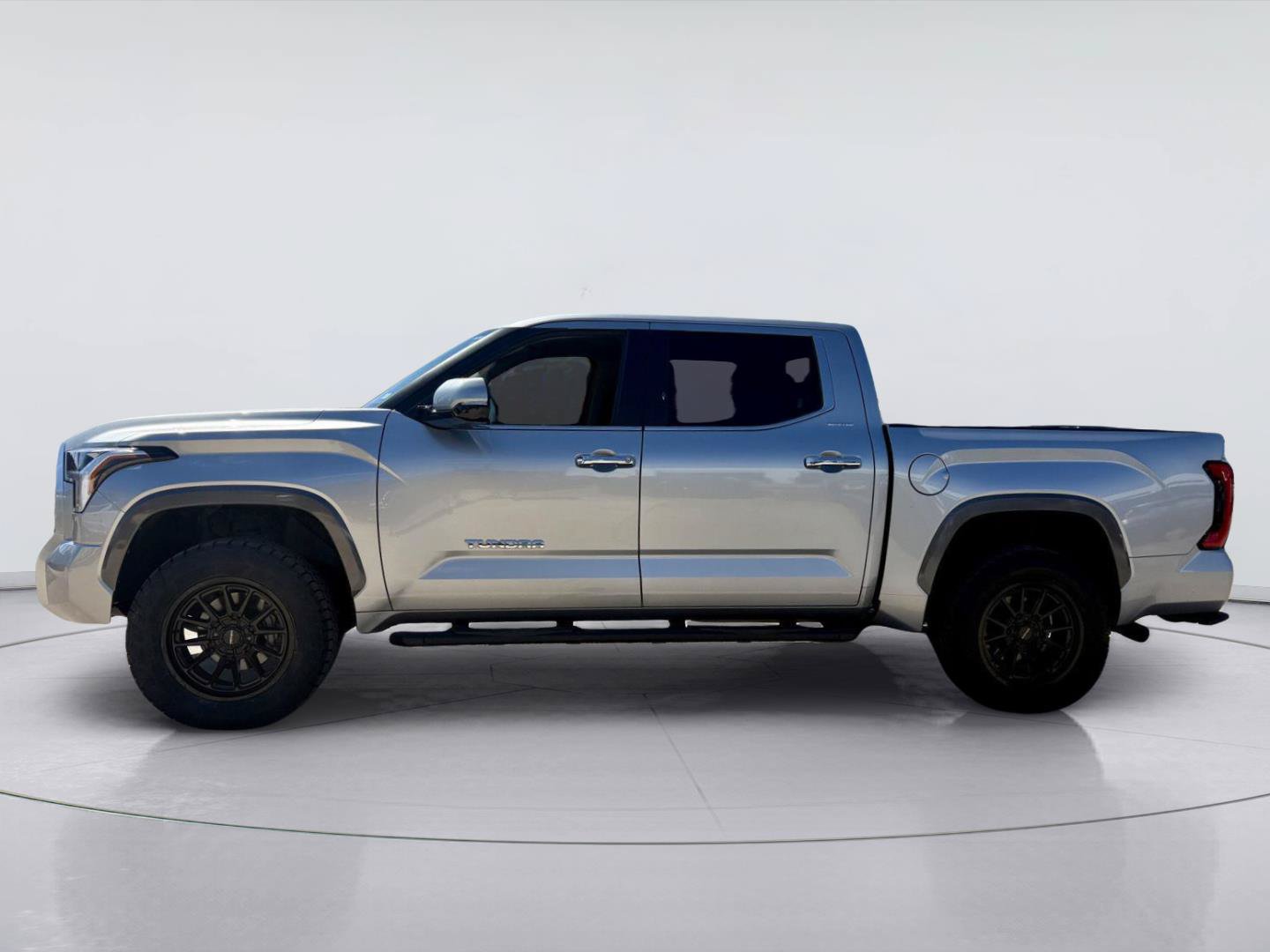 Used 2024 Toyota Tundra Limited w/ Power Package AWD/4WD image 6