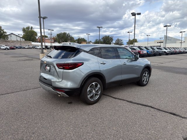 Used 2025 Chevrolet Blazer LT FWD image 5
