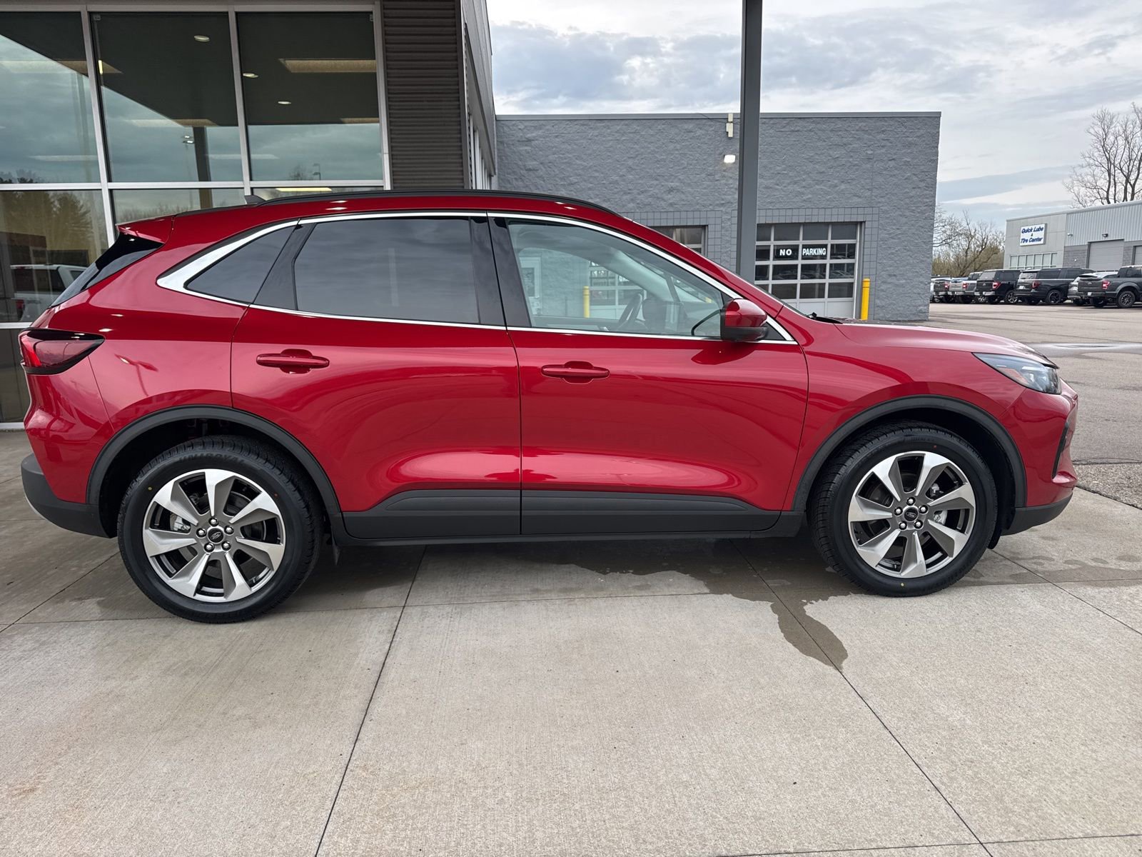 Certified 2023 Ford Escape Platinum image 2