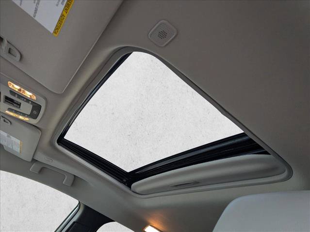 Used 2025 Toyota Sienna XLE AWD/4WD image 14