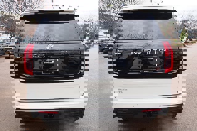 Certified 2025 Ford Expedition Active image 4