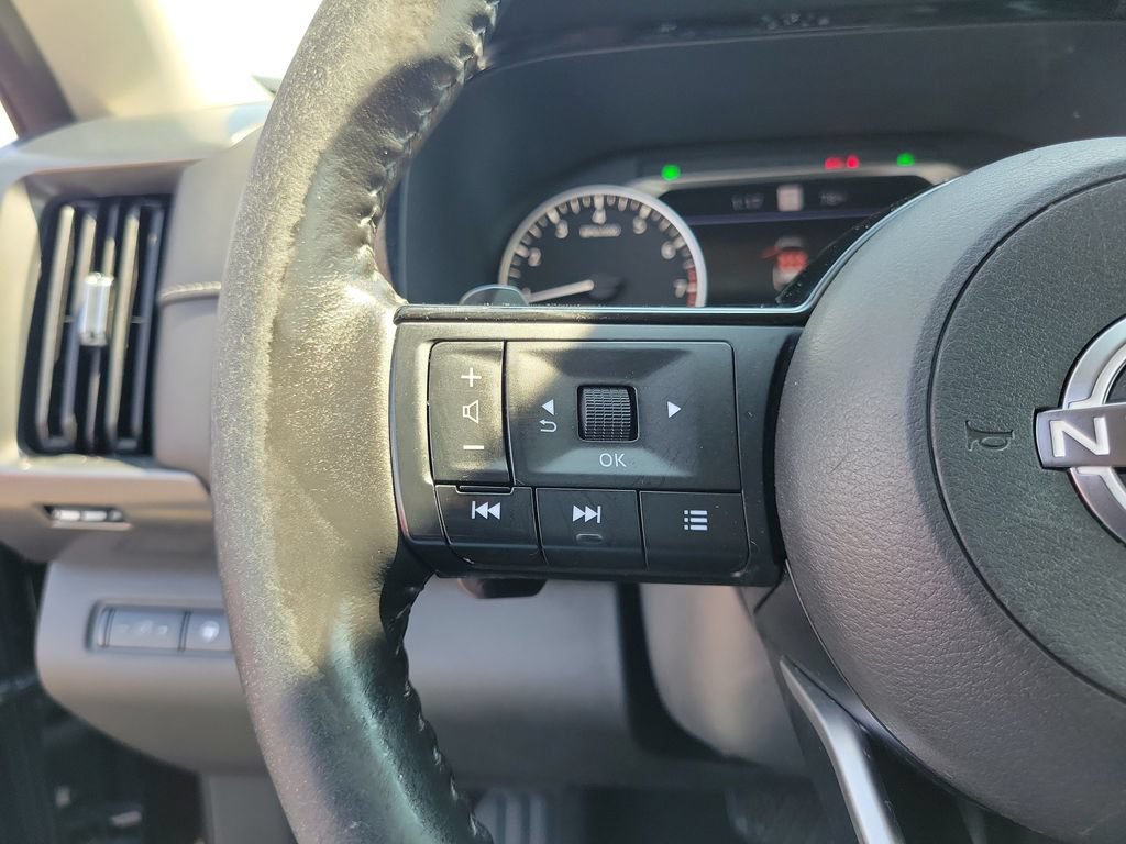 Used 2022 Nissan Pathfinder SL AWD/4WD image 24