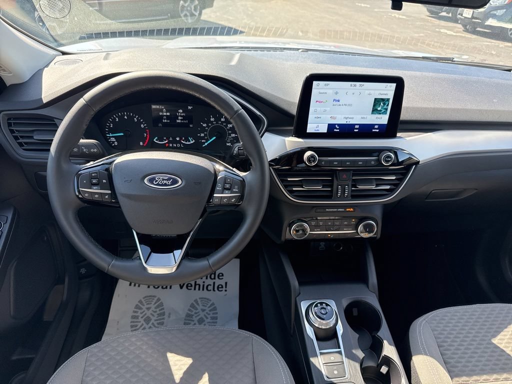 Certified 2022 Ford Escape SE w/ Cold Weather Package FWD image 11