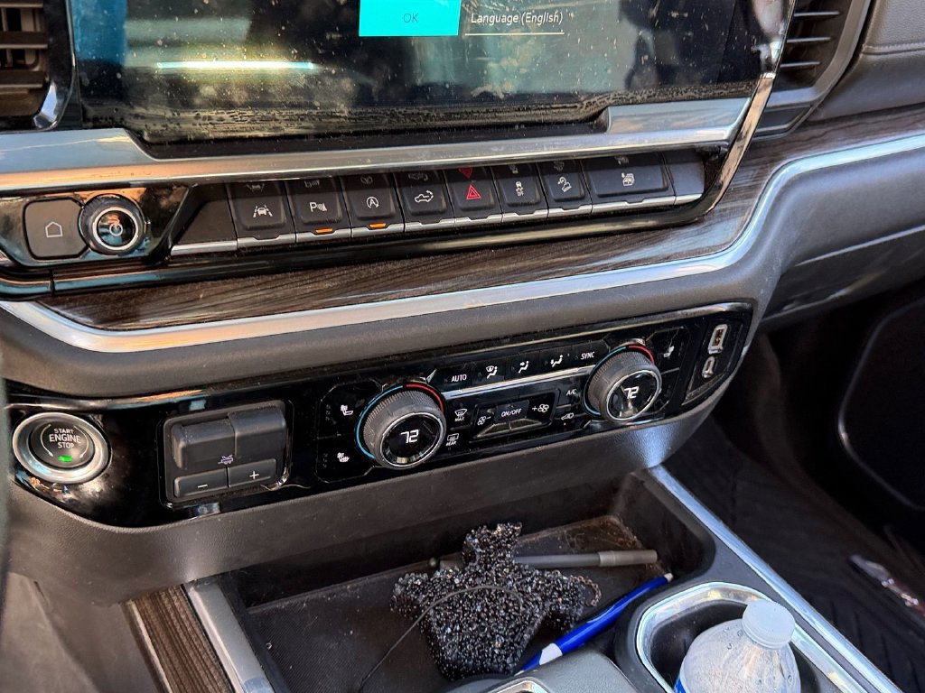 Used 2022 Chevrolet Silverado 1500 LT Trail Boss w/ LT Trail Boss Premium Package AWD/4WD image 12