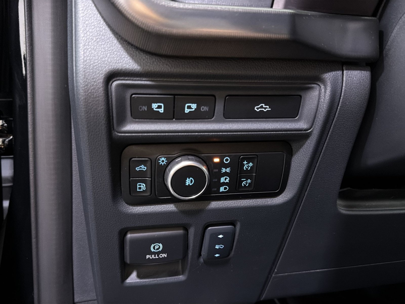 Certified 2024 Ford F150 Platinum AWD/4WD image 30