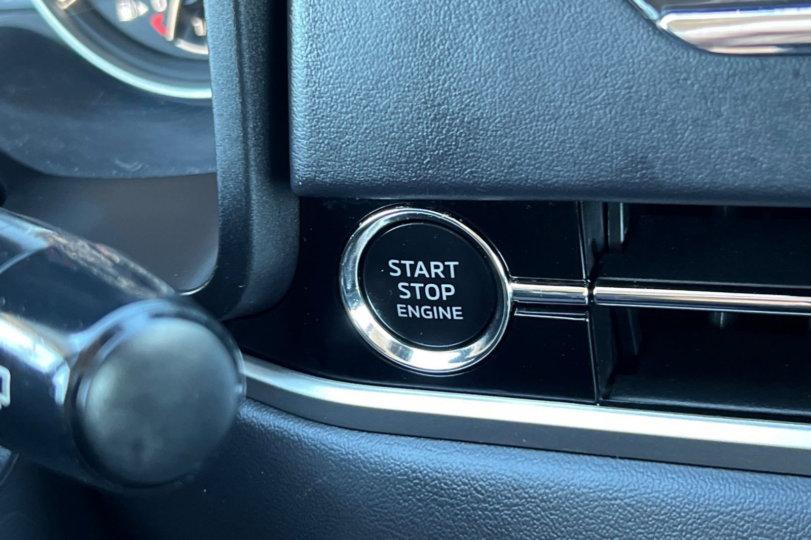 Used 2024 Mitsubishi Outlander FWD image 25