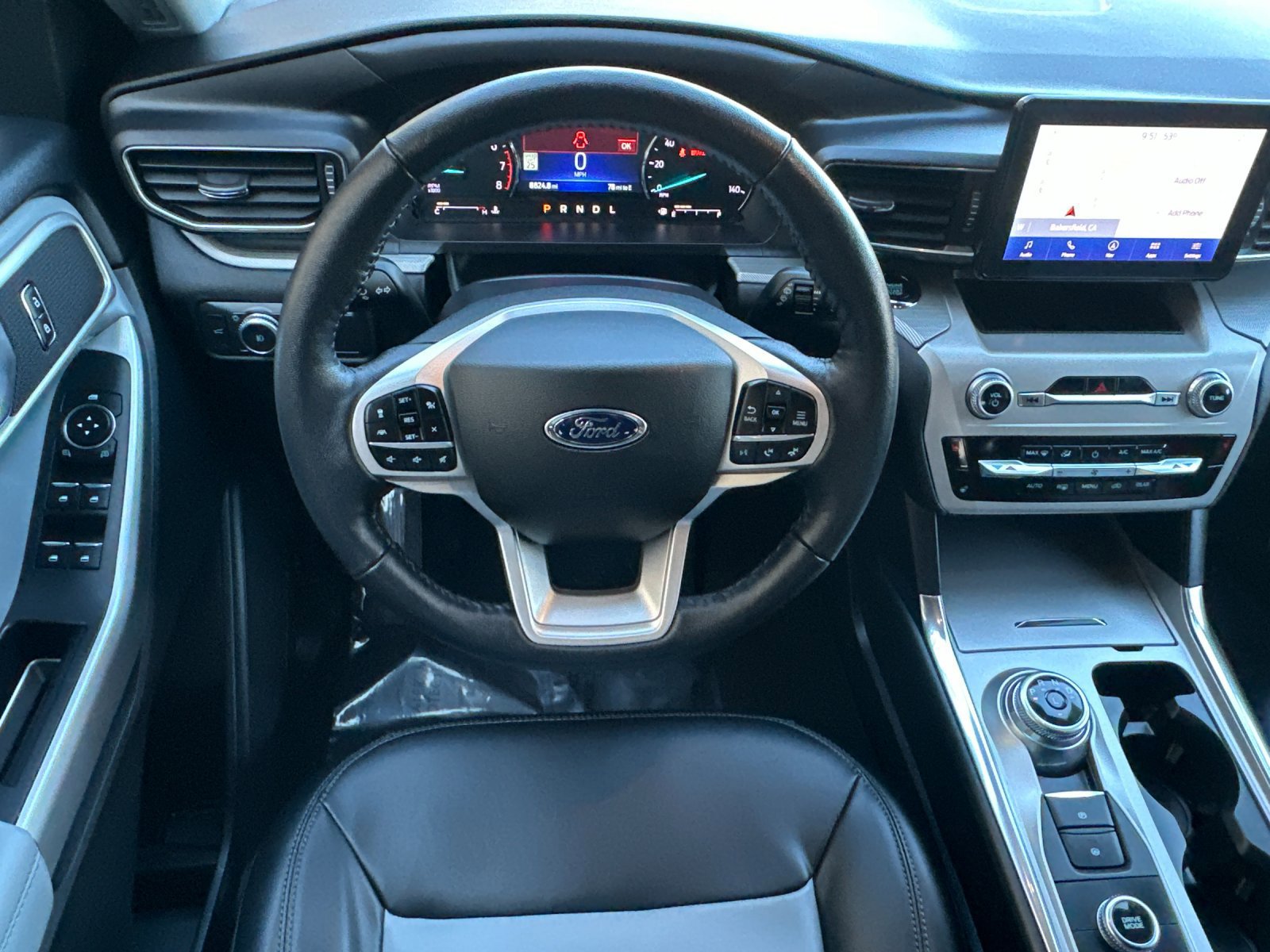 Certified 2022 Ford Explorer XLT w/ Equipment Group 202A image 15