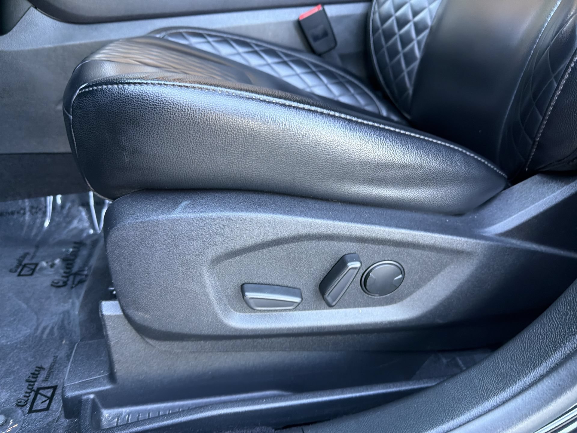 Certified 2024 Ford Edge Titanium AWD/4WD image 12