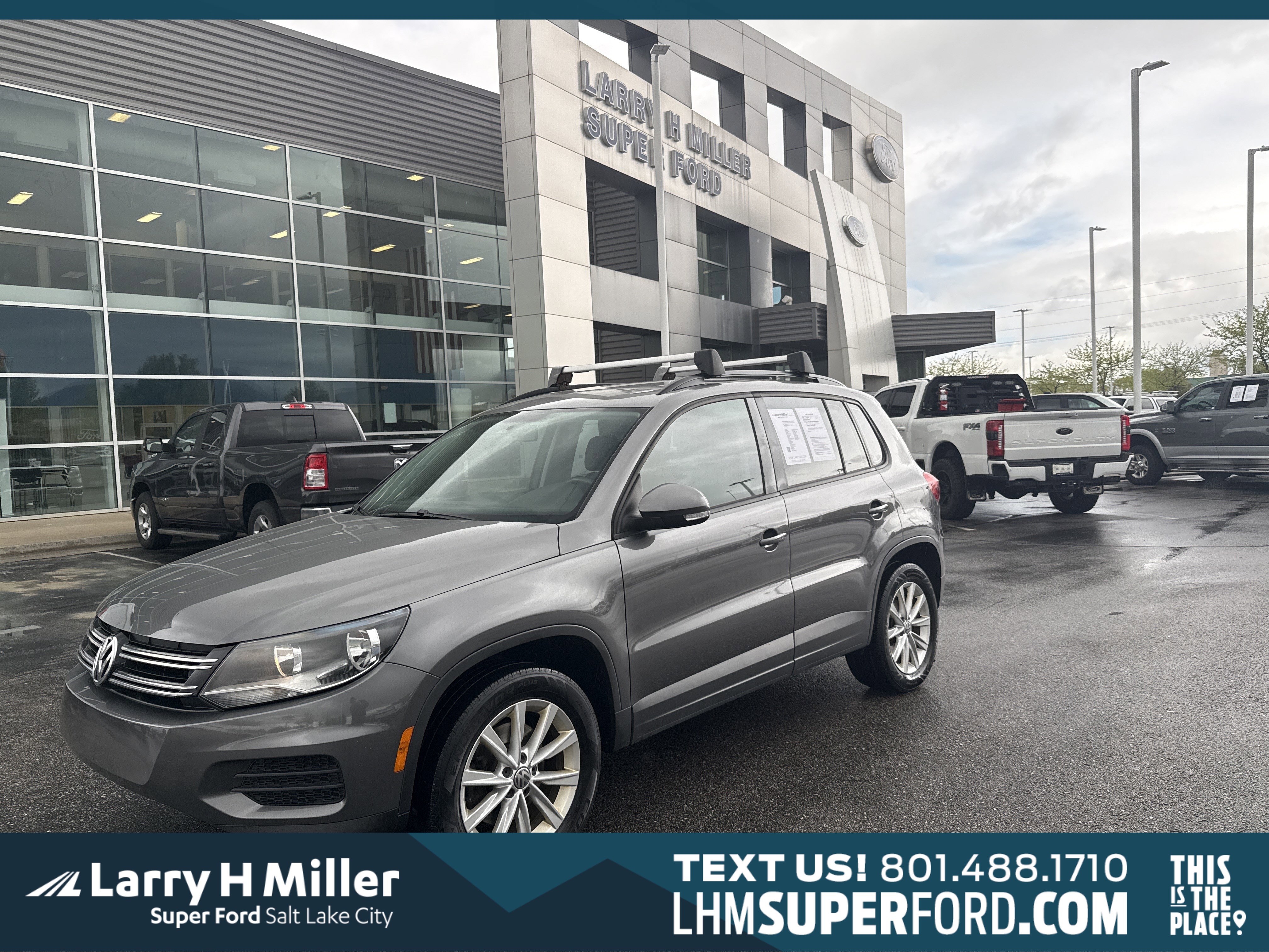 Used 2018 Volkswagen Tiguan Limited w/ Premium Package image 1