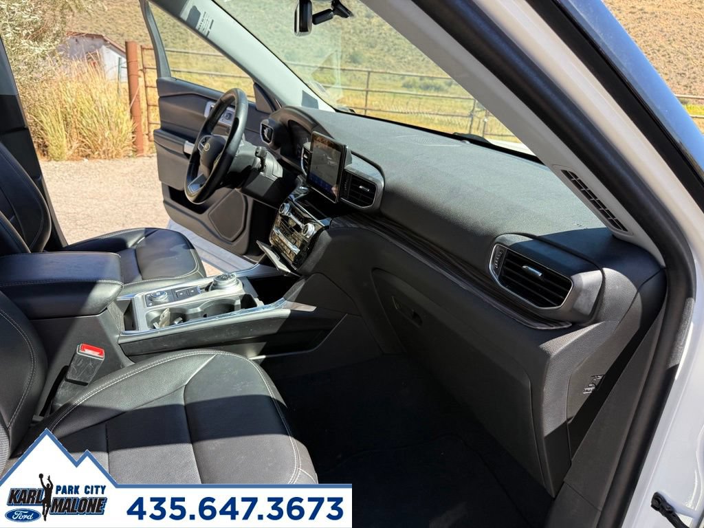 Certified 2022 Ford Explorer Limited w/ Equipment Group 301A AWD/4WD image 38