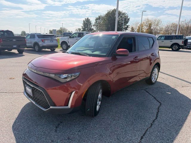 Used 2024 Kia Soul LX w/ LX Technology Package FWD image 3