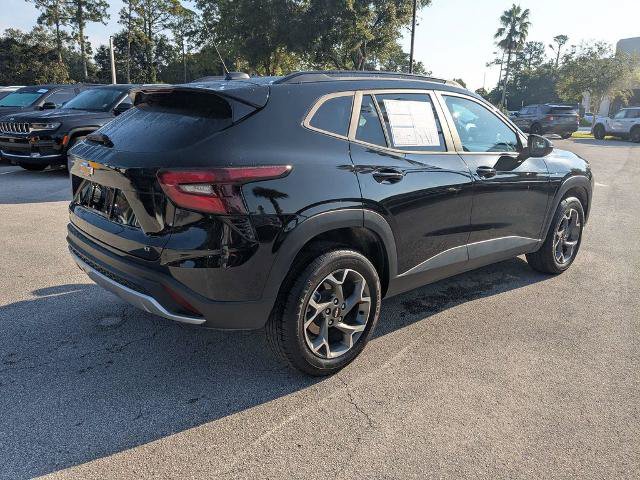 Used 2025 Chevrolet Trax LT FWD image 4