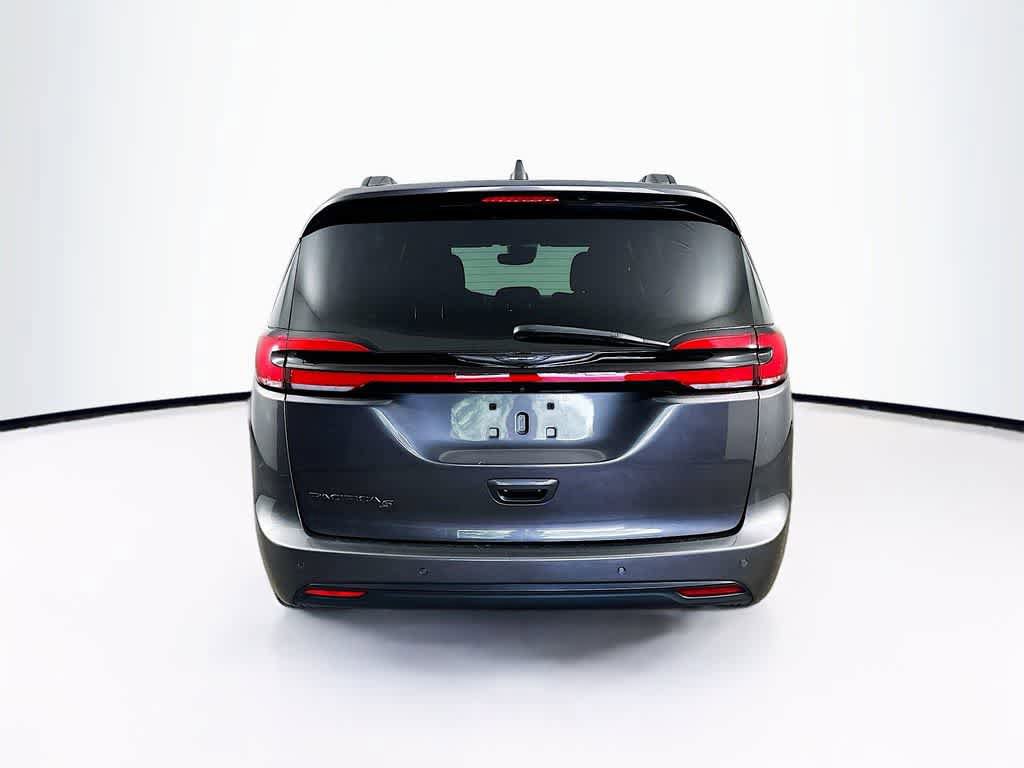 Used 2021 Chrysler Pacifica Touring w/ S Appearance Package FWD image 5