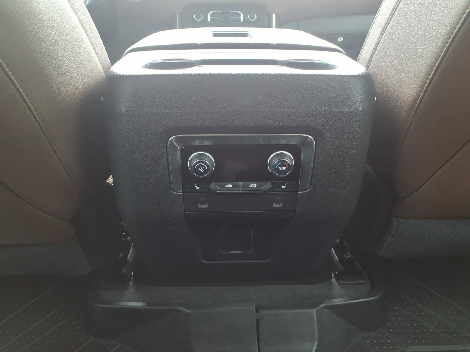 Used 2021 Chevrolet Tahoe High Country w/ Premium Package image 17