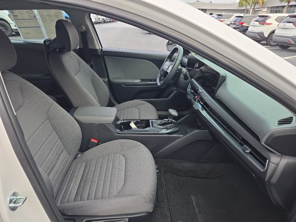 Used 2025 Kia K4 EX FWD image 15