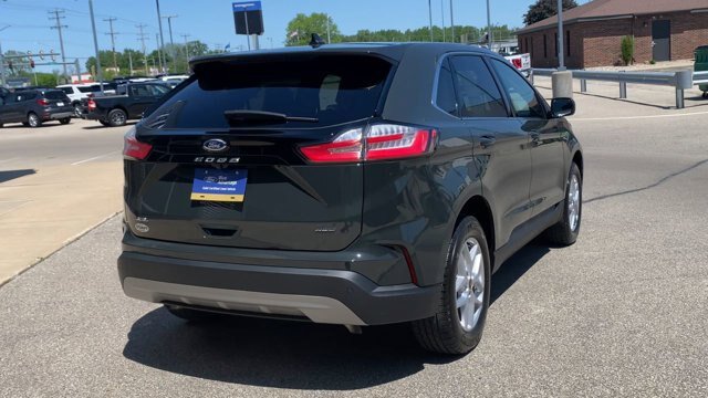 Certified 2024 Ford Edge SEL w/ Convenience Package AWD/4WD image 9