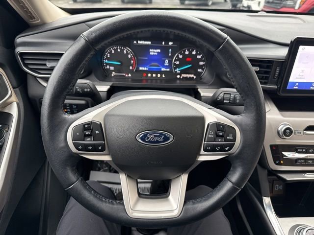 Certified 2023 Ford Explorer XLT w/ Equipment Group 202A AWD/4WD image 19
