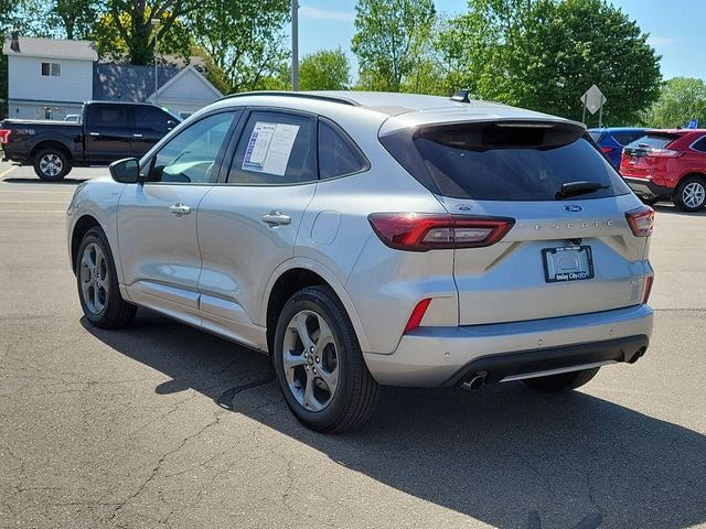 Certified 2024 Ford Escape ST-Line w/ Tech Pack #1 AWD/4WD image 3