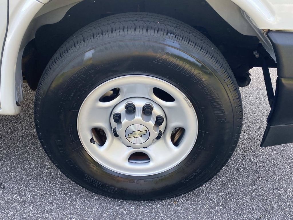 Used 2021 Chevrolet Express 2500 w/ Driver Convenience Package RWD image 12