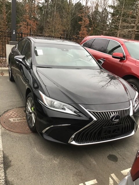 Used 2019 Lexus ES 300h image 4