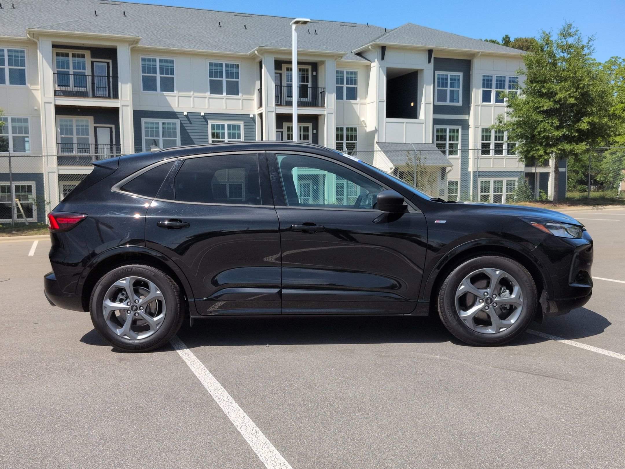 Certified 2023 Ford Escape ST-Line w/ Tech Pack #1 FWD image 3