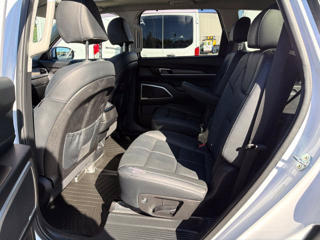 Used 2022 Kia Telluride EX w/ EX Premium Package AWD/4WD image 17