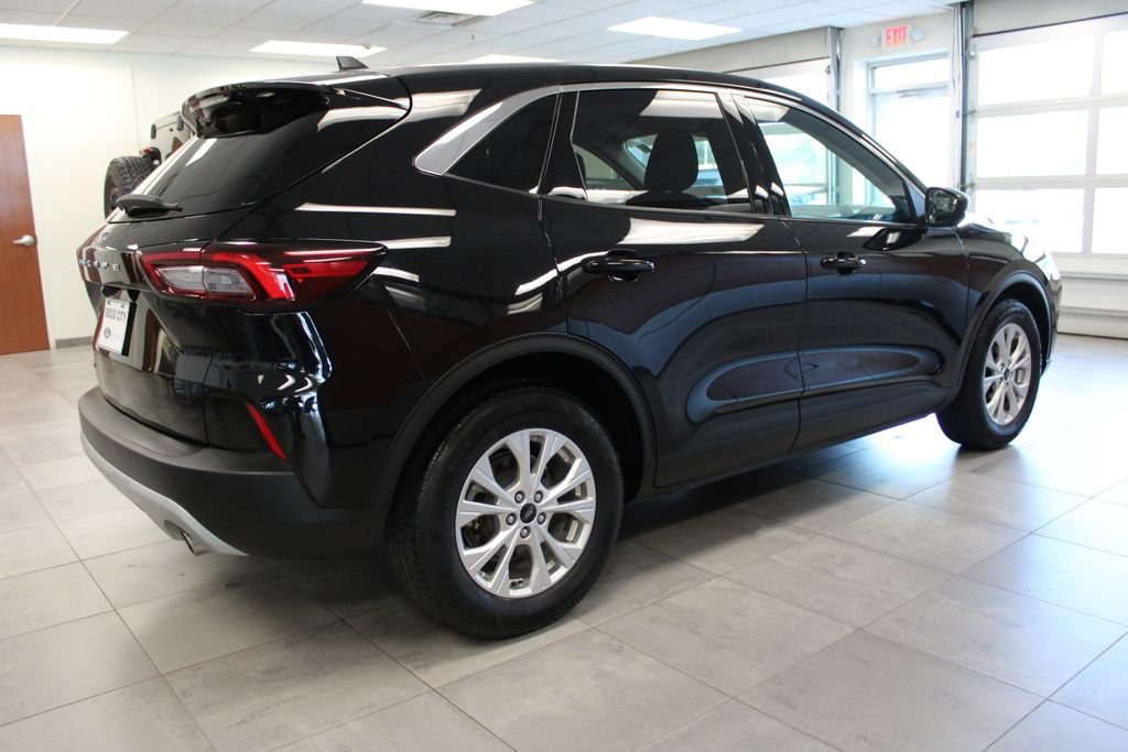 Certified 2024 Ford Escape Active w/ Cold Weather Package FWD image 4