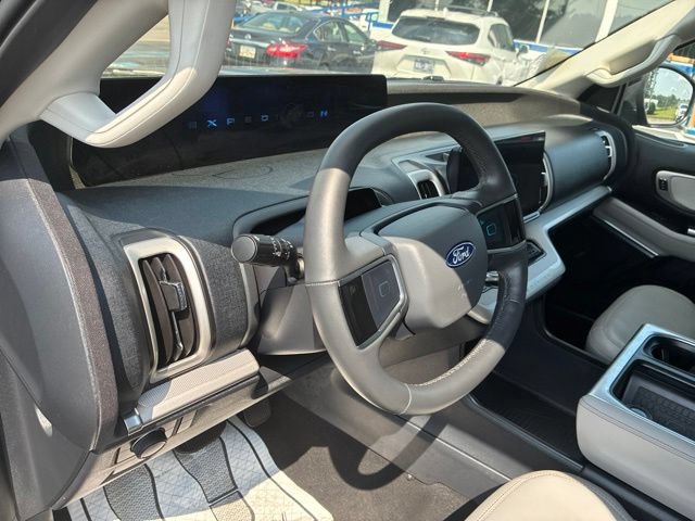 Certified 2025 Ford Expedition Active AWD/4WD image 83