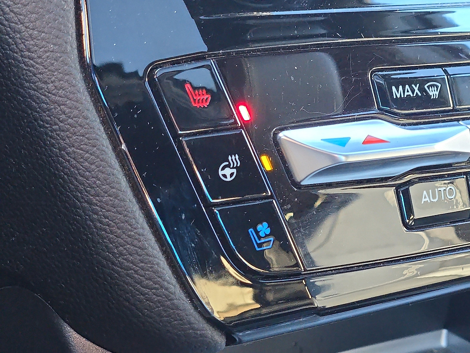 Certified 2022 Ford Explorer ST w/ Equipment Group 401A image 24