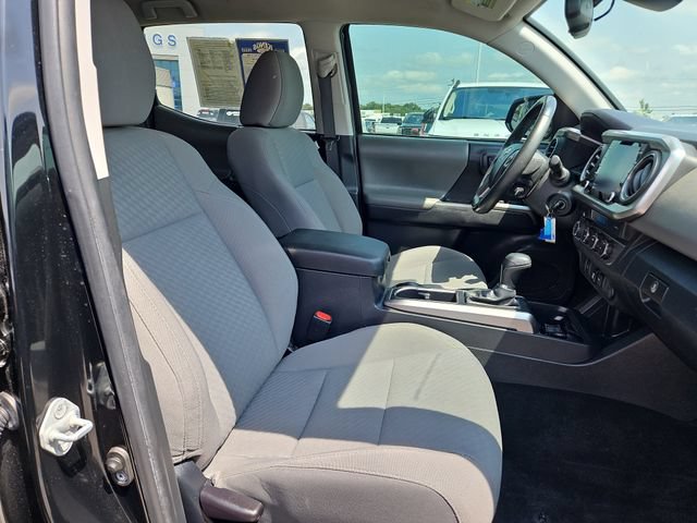 Used 2022 Toyota Tacoma SR5 AWD/4WD image 30