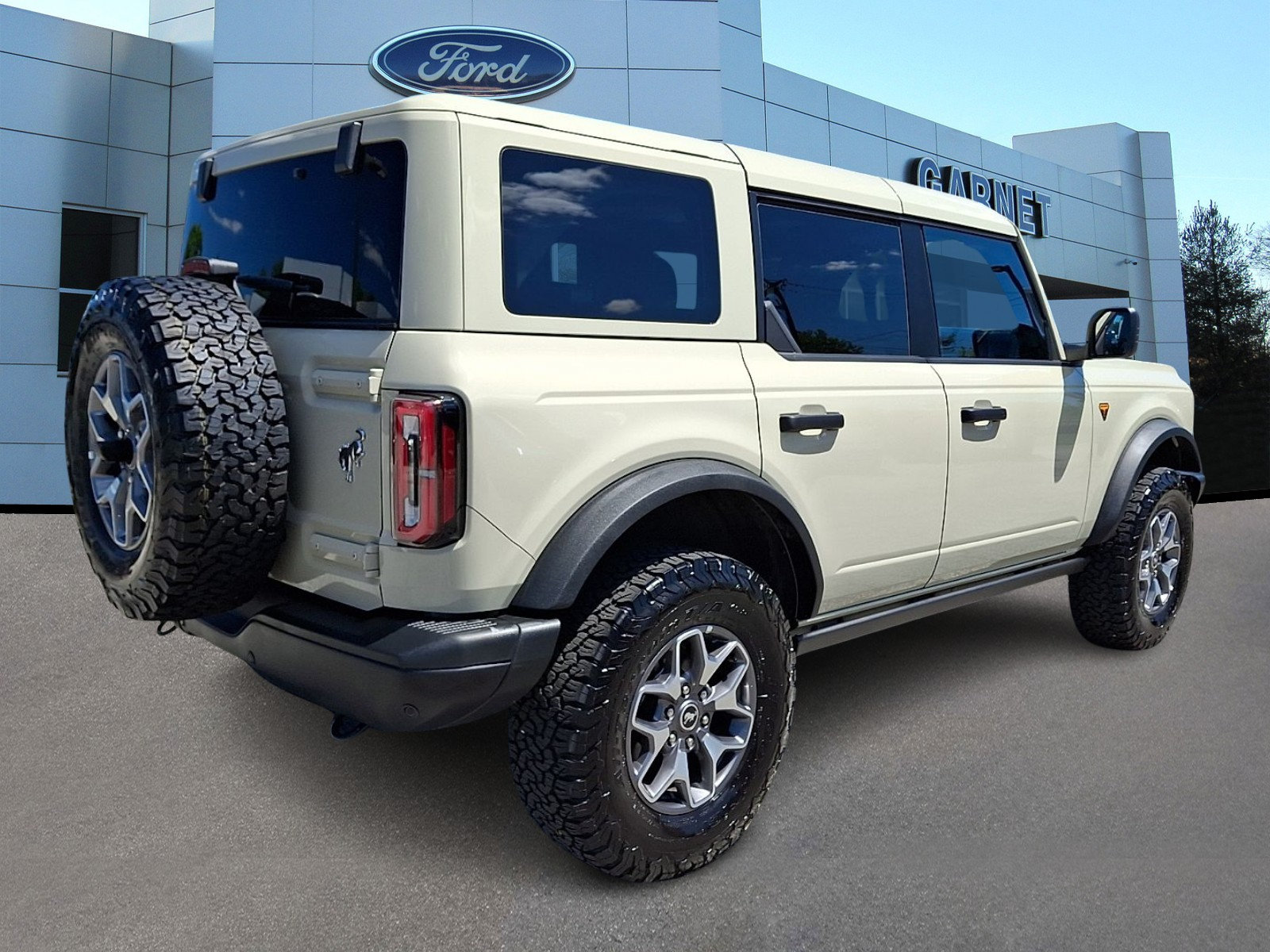 Certified 2025 Ford Bronco Badlands AWD/4WD image 8