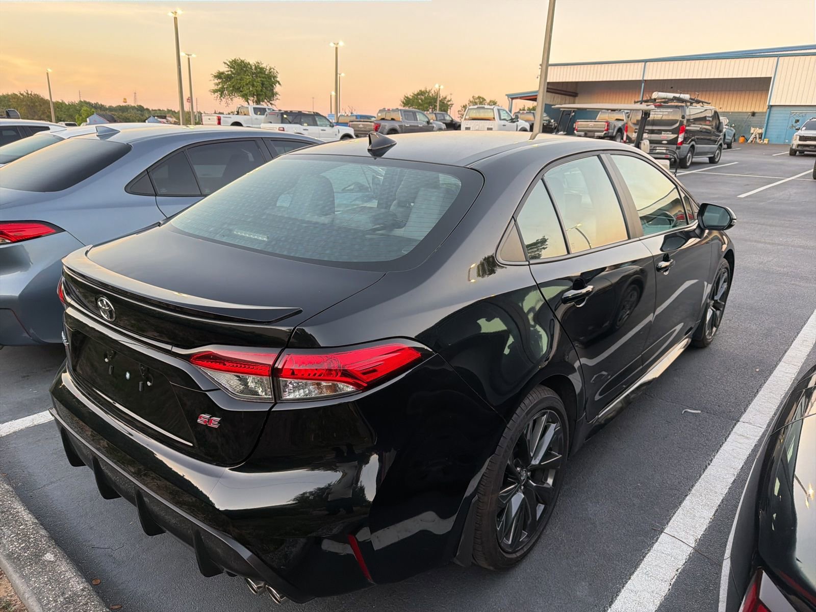 Used 2025 Toyota Corolla SE FWD image 2