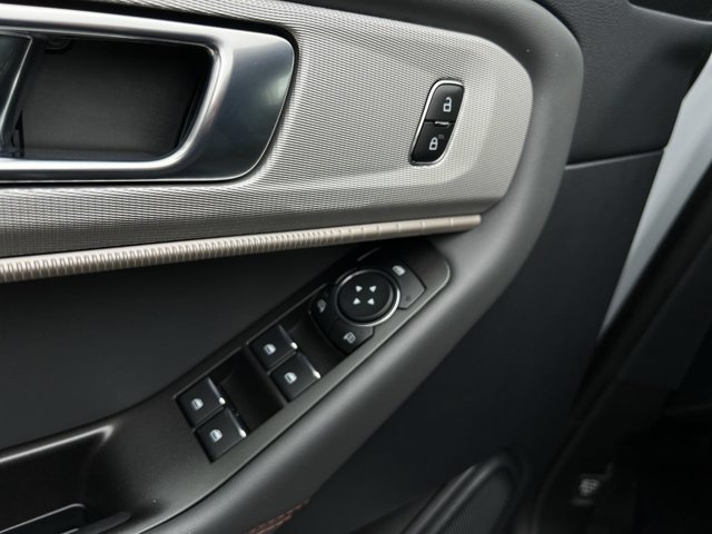 Certified 2026 Ford Explorer Active AWD/4WD image 12