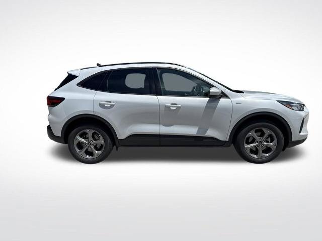 Certified 2025 Ford Escape ST-Line Select AWD/4WD image 4