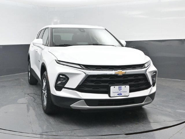 Used 2025 Chevrolet Blazer LT AWD/4WD image 21