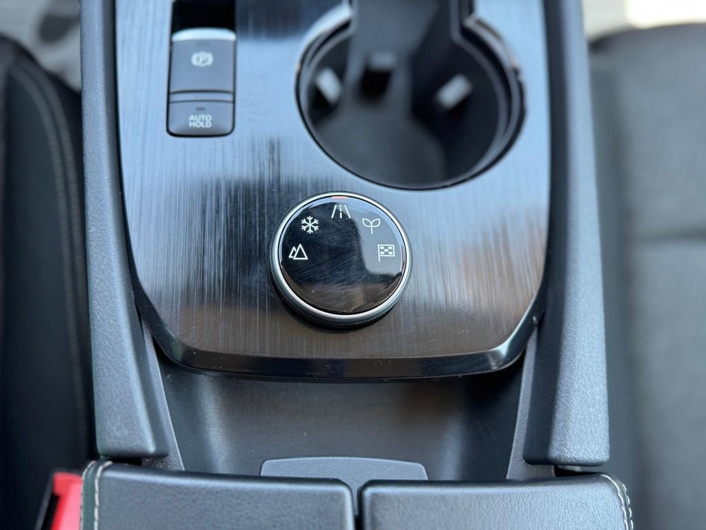 Used 2025 Nissan Rogue SV AWD/4WD image 27