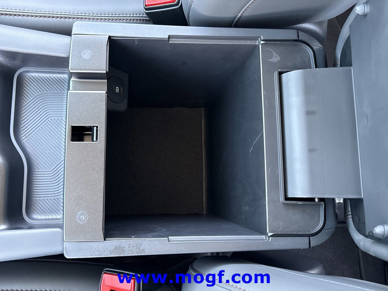 Certified 2025 Ford Explorer Active w/ Active Comfort Package image 15