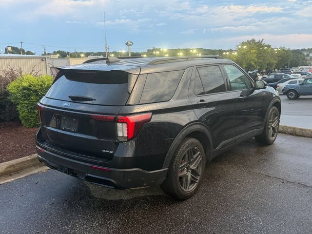 Certified 2025 Ford Explorer ST-Line w/ ST-Line Street Pack AWD/4WD image 4