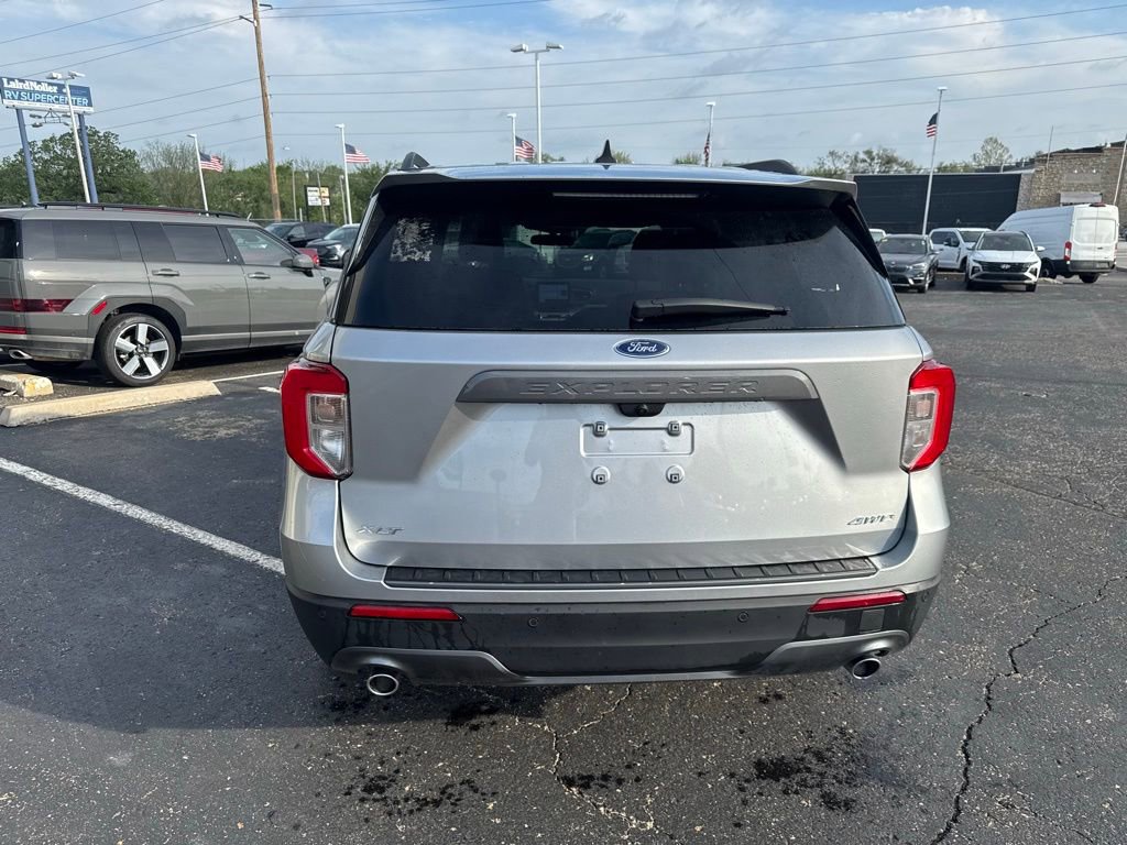 Certified 2023 Ford Explorer XLT w/ Equipment Group 202A image 6