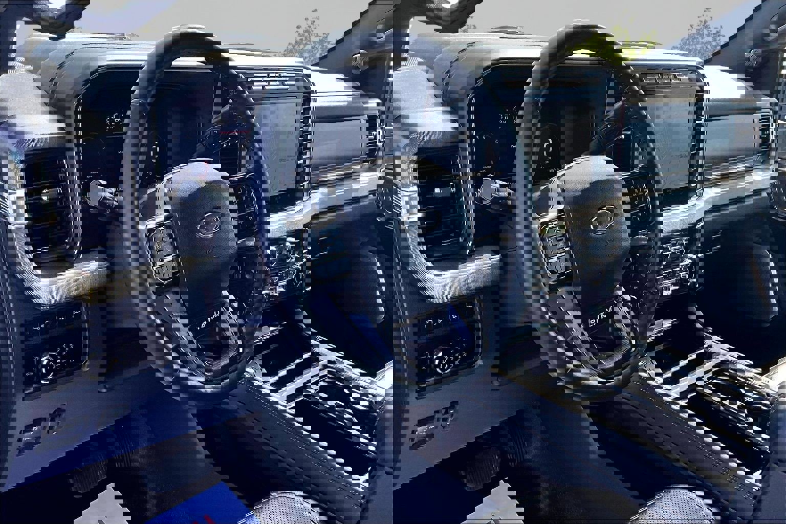 Certified 2023 Ford F250 Platinum w/ FX4 Off-Road Package image 14