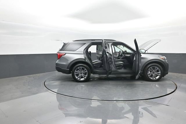 Certified 2025 Ford Explorer Active w/ Active Comfort Package AWD/4WD image 43