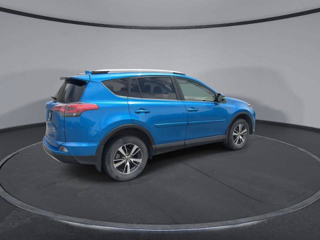 Used 2017 Toyota RAV4 XLE w/ Plus Extra Value Package AWD/4WD image 8