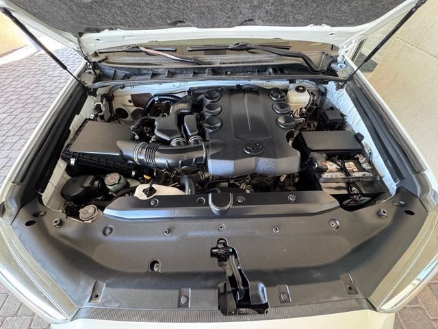 Used 2020 Toyota 4Runner SR5 AWD/4WD image 21