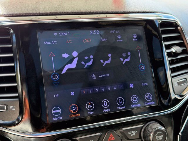 Used 2020 Jeep Grand Cherokee Limited w/ Luxury Group II AWD/4WD image 15