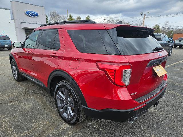 Certified 2024 Ford Explorer XLT w/ Equipment Group 202A image 7